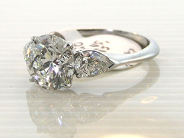 Style# 1077-1 Round w/ Pear Shape